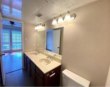 3101 Townbluff Drive - Photo Thumbnail 6