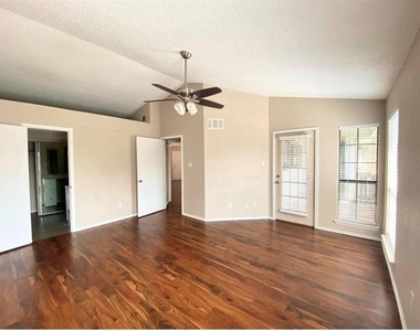 3101 Townbluff Drive - Photo Thumbnail 5