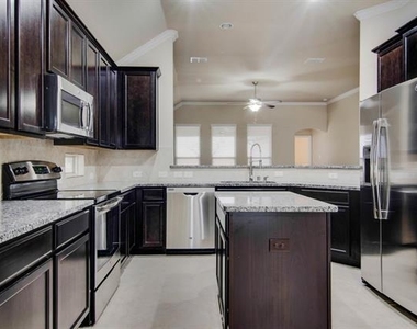 16221 Stillhouse Hollow Court - Photo Thumbnail 5