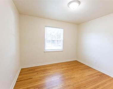 2627 Tealford Drive - Photo Thumbnail 11