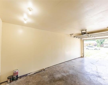 2627 Tealford Drive - Photo Thumbnail 18