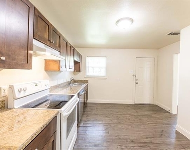 2627 Tealford Drive - Photo Thumbnail 6