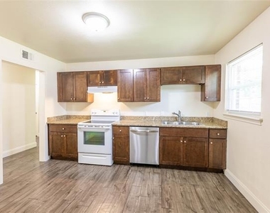 2627 Tealford Drive - Photo Thumbnail 5