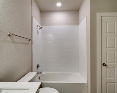 629 Wheatfield Drive - Photo Thumbnail 10