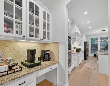 400 Trailside Drive - Photo Thumbnail 13