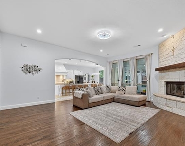 400 Trailside Drive - Photo Thumbnail 7