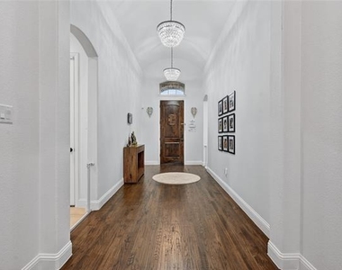 400 Trailside Drive - Photo Thumbnail 4