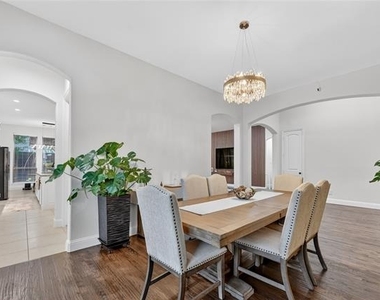 400 Trailside Drive - Photo Thumbnail 14