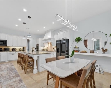 400 Trailside Drive - Photo Thumbnail 12