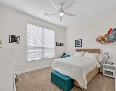 400 Trailside Drive - Photo Thumbnail 27