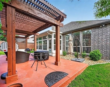 400 Trailside Drive - Photo Thumbnail 32