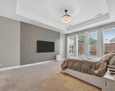 400 Trailside Drive - Photo Thumbnail 17