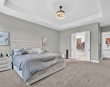 400 Trailside Drive - Photo Thumbnail 18
