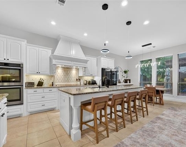 400 Trailside Drive - Photo Thumbnail 9