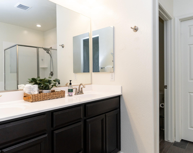 10793 S 174th Avenue - Photo Thumbnail 14