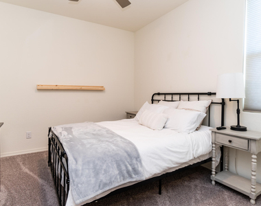 10793 S 174th Avenue - Photo Thumbnail 17