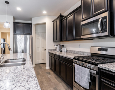 10793 S 174th Avenue - Photo Thumbnail 7