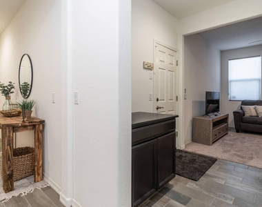 10793 S 174th Avenue - Photo Thumbnail 3