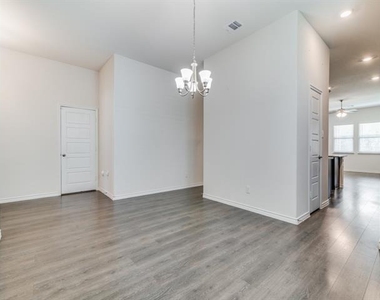 763 Philadelphia Street - Photo Thumbnail 5