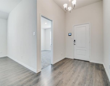 763 Philadelphia Street - Photo Thumbnail 4
