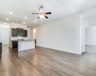 763 Philadelphia Street - Photo Thumbnail 8
