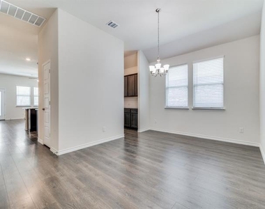 763 Philadelphia Street - Photo Thumbnail 7