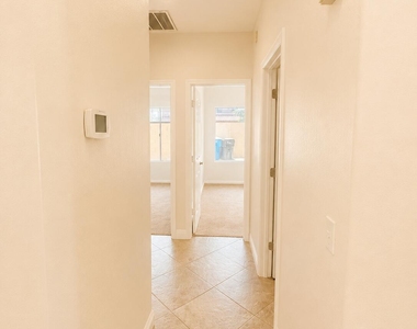 31003 N 44th Place - Photo Thumbnail 18