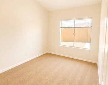 31003 N 44th Place - Photo Thumbnail 5