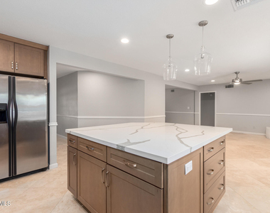 5639 E Thunderbird Road - Photo Thumbnail 7