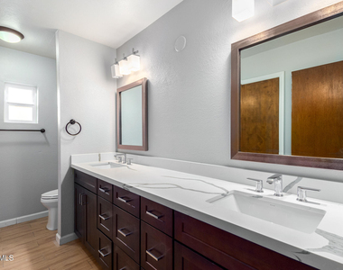 5639 E Thunderbird Road - Photo Thumbnail 11