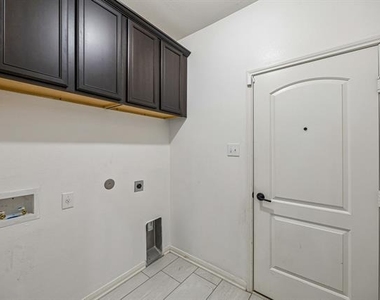1613 Weathervane Way - Photo Thumbnail 12