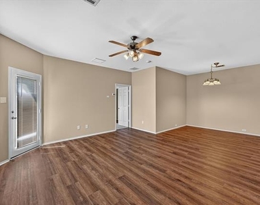 2510 Sedona Street - Photo Thumbnail 9