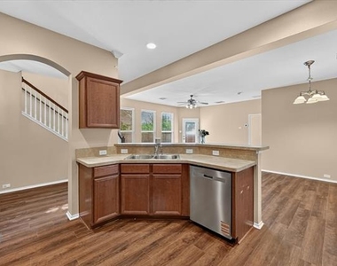 2510 Sedona Street - Photo Thumbnail 4