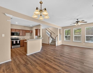 2510 Sedona Street - Photo Thumbnail 6