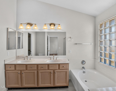 13364 W Wilshire Drive - Photo Thumbnail 28