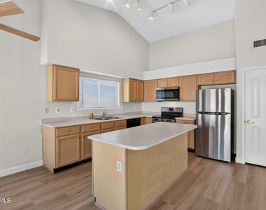 13364 W Wilshire Drive - Photo Thumbnail 19