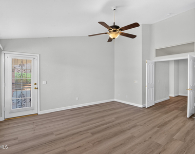13364 W Wilshire Drive - Photo Thumbnail 27