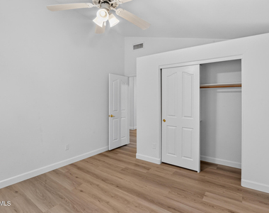 13364 W Wilshire Drive - Photo Thumbnail 33