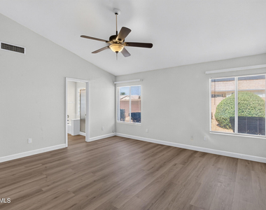 13364 W Wilshire Drive - Photo Thumbnail 25