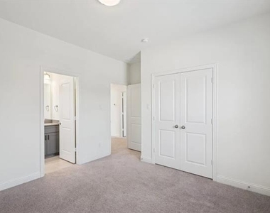4432 Villa Drive - Photo Thumbnail 12