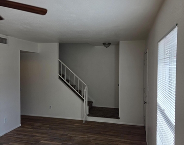 6412 S Mcallister Avenue - Photo Thumbnail 4