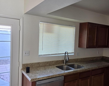 6412 S Mcallister Avenue - Photo Thumbnail 9