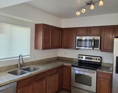 6412 S Mcallister Avenue - Photo Thumbnail 8