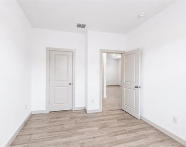 1751 Montgomery Drive - Photo Thumbnail 25