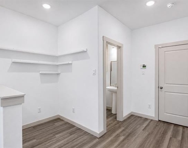 1751 Montgomery Drive - Photo Thumbnail 12
