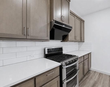 1751 Montgomery Drive - Photo Thumbnail 6