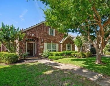 4617 Kingsway Lane - Photo Thumbnail 3