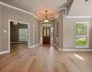 4617 Kingsway Lane - Photo Thumbnail 4