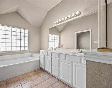 4617 Kingsway Lane - Photo Thumbnail 25