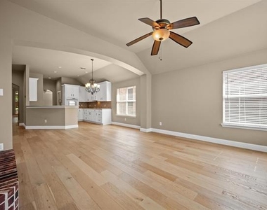 4617 Kingsway Lane - Photo Thumbnail 19